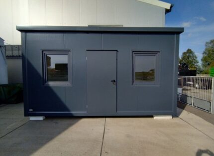 Contentor Escritório Monobloco 18m² (6x3m) com Casa de Banho – Isolamento Premium 100mm (Uso 4 Estações)