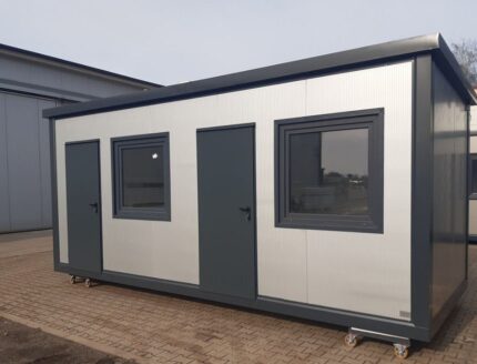 Contentor Social 21m² (7x3m) – Vestiário com WC e Aquecimento (Isolamento Premium 100mm)